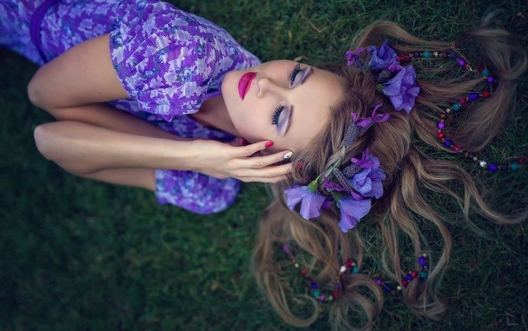 цветы, фиолетовое платье, трава, девушка, модель, волосы, лицо, макияж, лежа, flowers, purple dress, grass, girl, model, hair, face, makeup, lying