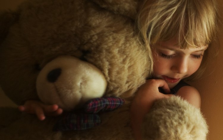 медведь, девочка, игрушка, лицо, ребенок, руки, светлые волосы, обнимает, bear, girl, toy, face, child, hands, blonde hair, hugs
