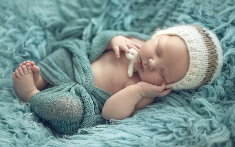спит, ребенок, малыш, младенец, шапочка, мех, покрывало, sleeping, child, baby, cap, fur, blanket