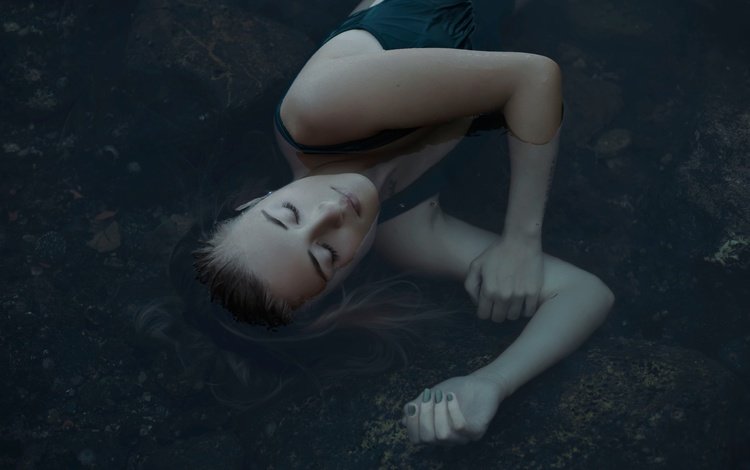 девушка, лицо, лежа, закрытые глаза, в воде, greta larosa, girl, face, lying, closed eyes, in the water