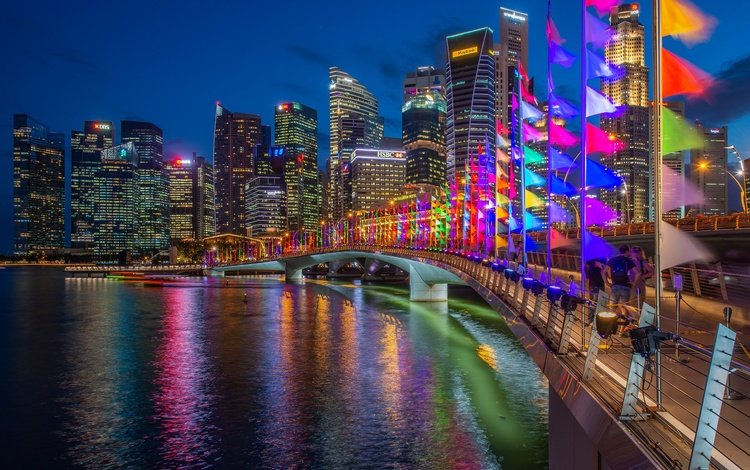 мост, jubilee bridge, залив, дома, ночной город, здания, флажки, сингапур, марина-бэй, bridge, bay, home, night city, building, flags, singapore, marina bay