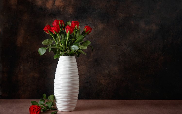 бутоны, розы, красные, букет, ваза, buds, roses, red, bouquet, vase