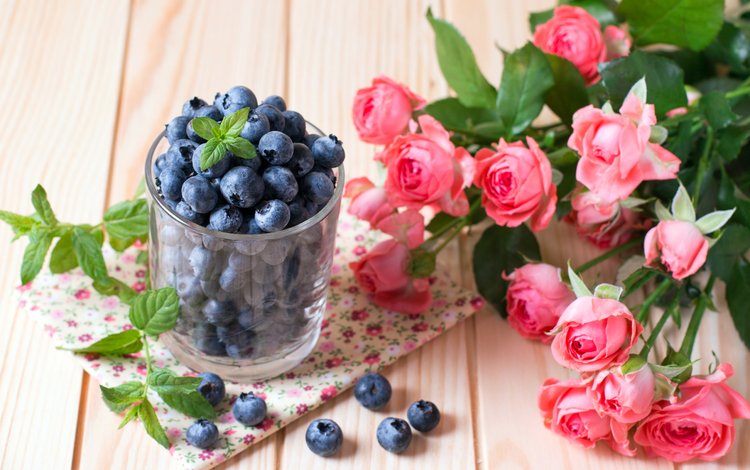 розы, букет, ягоды, черника, стакан, 47, roses, bouquet, berries, blueberries, glass