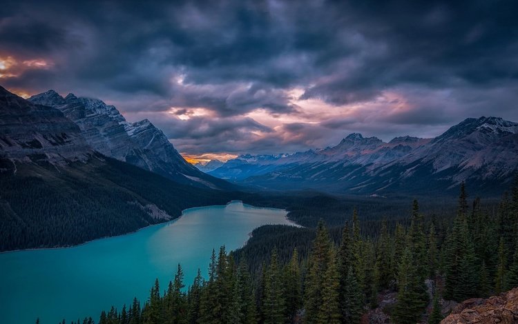 небо, пасмурно, озеро, peyto lake, горы, скалы, природа, лес, тучи, канада, the sky, overcast, lake, mountains, rocks, nature, forest, clouds, canada