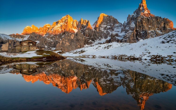 вода, горы, снег, италия, домик, отражение в воде, water, mountains, snow, italy, house, the reflection in the water
