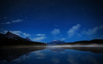 небо, ночь, вода, озеро, горы, звезды, канада, парк джаспер