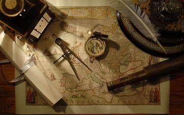 карта, компас, подзорная труба, перо