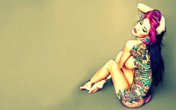 девушка, татуировки, крашеная, пирсинг, голая