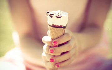 девушка, мороженое, сладости, руки, рожок