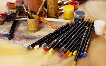 краски, карандаши, рисование, стол художника