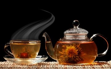 цветок, блюдце, черный фон, чашка, чай, чайник