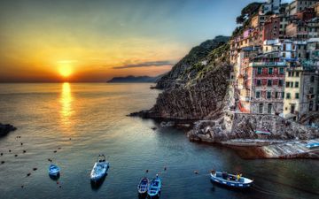 скалы, солнце, закат, море, закат солнца, лодки, дома, италия, риомаджоре