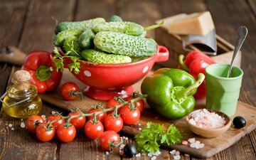 зелень, сыр, овощи, помидоры, огурцы, соль, паприка, томаты-черри