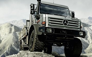 mercedes benz unimog u5000 грузовик