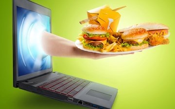 рука с экрана, ноутбука, подает, тарелку, с гамбургерами