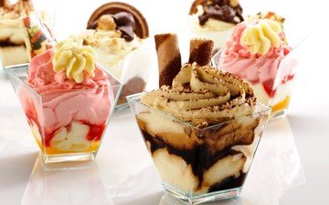 мороженое, сладкое, десерт, шоколадное, клубничное