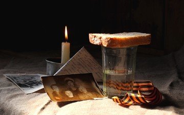 день победы, свеча, 9 мая, георгиевская ленточка, старые фотографии, 70-летие, фронтовое письмо-треугольник, кусок хлеба, стакан с водкой