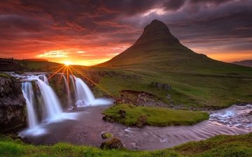 небо, облака, вечер, скалы, солнце, закат, лучи, гора, водопад, вулкан, исландия, киркьюфетль
