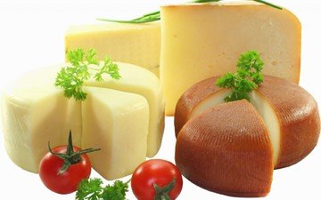 зелень, сыр, белый фон, помидоры, петрушка, брынза