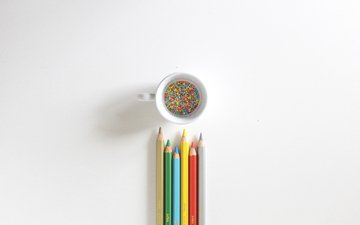 фон, разноцветные, конфеты, карандаши, белый, чашка, цветные карандаши, драже