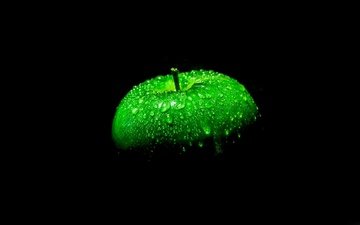 капли, черный фон, яблоко, зеленое, капли воды, м