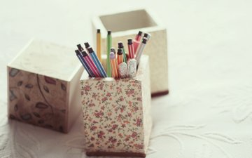 ручки, коробка, фломастеры, маркеры