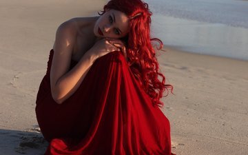 девушка, море, платье, взгляд, модель, руки, макияж, красные губы, красные волосы