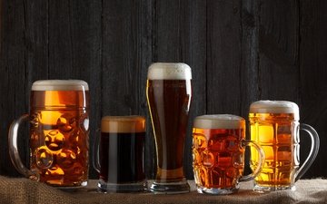 пиво, пивные кружки, алкогольные напитки