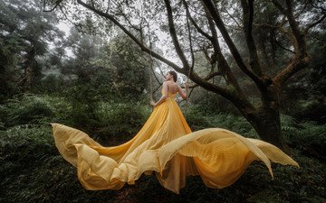 лес, девушка, желтое платье