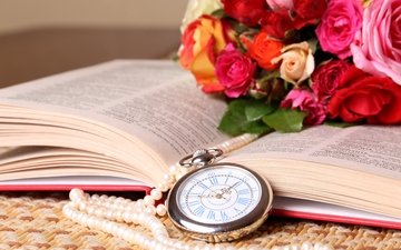 розы, часы, букет, книга, ожерелье