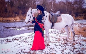 лошадь, зима, девушка, платье, шапка, конь, платок