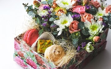 розы, букет, подарок, хризантемы, пирожные, композиция