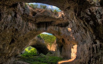 деревья, скалы, пейзаж, пещера, скал, деревь, ландшафт, кейв, растительность, болгария, деветашка пещера