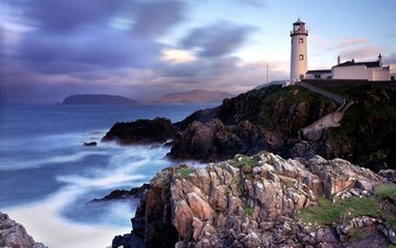свет, ночь, скалы, море, маяк, побережье, океан, ирландия, маяк фанад, графство донегол