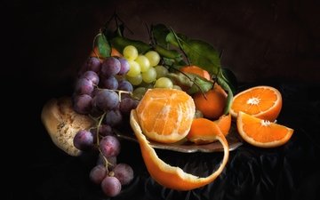 листья, виноград, фрукты, черный фон, апельсин, натюрморт