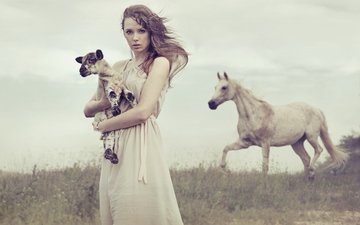 лошадь, девушка, ветер, шатенка, козленок