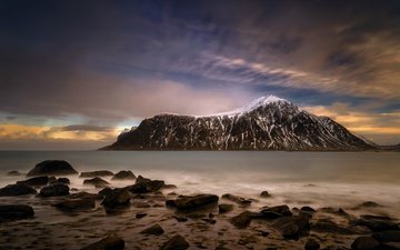 небо, вечер, горы, скалы, камни, зима, море, горизонт, побережье, залив, норвегия, лофотенские острова, skagsanden beach