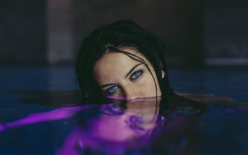 вода, девушка, взгляд, волосы, голубые глаза