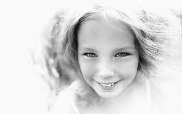 улыбка, портрет, чёрно-белое, дети, девочка, веснушки, сергей пилтник