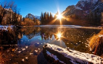 деревья, озеро, солнце, снег, блики, национальный парк, ка­ли­фор­нийс­кая