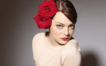 девушка, портрет, взгляд, модель, волосы, лицо, актриса, красная помада, эмма стоун, красные розы