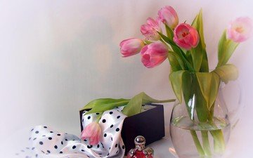 цветы, тюльпаны, кувшин, духи, шарф, коробочка