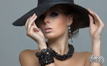 стиль, девушка, портрет, взгляд, модель, плечи, лицо, бусы, шляпа, сёрьги, ожерелье, браслеты