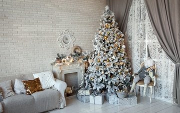 новый год, елка, интерьер, шторы, стена, подарки, игрушки, камин, рождество, диван, гном