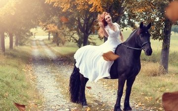 девушка, верхом, на лошади