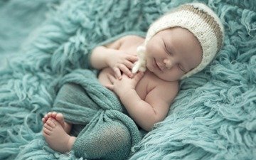 спит, ребенок, малыш, младенец, шапочка, мех, покрывало